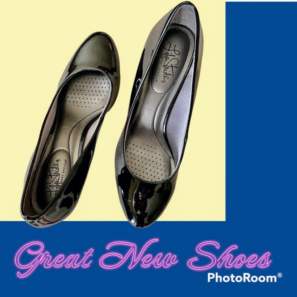 LIFE STRIDE PATENT LEATHER BLACK LOW HEEL PUMPS